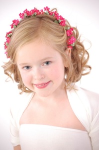 hairstyles for flower girls with tiara