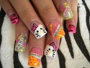 hello kitty fingernail designs