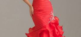 Long Red Prom Dresses and Their Best Makeup to Wear
